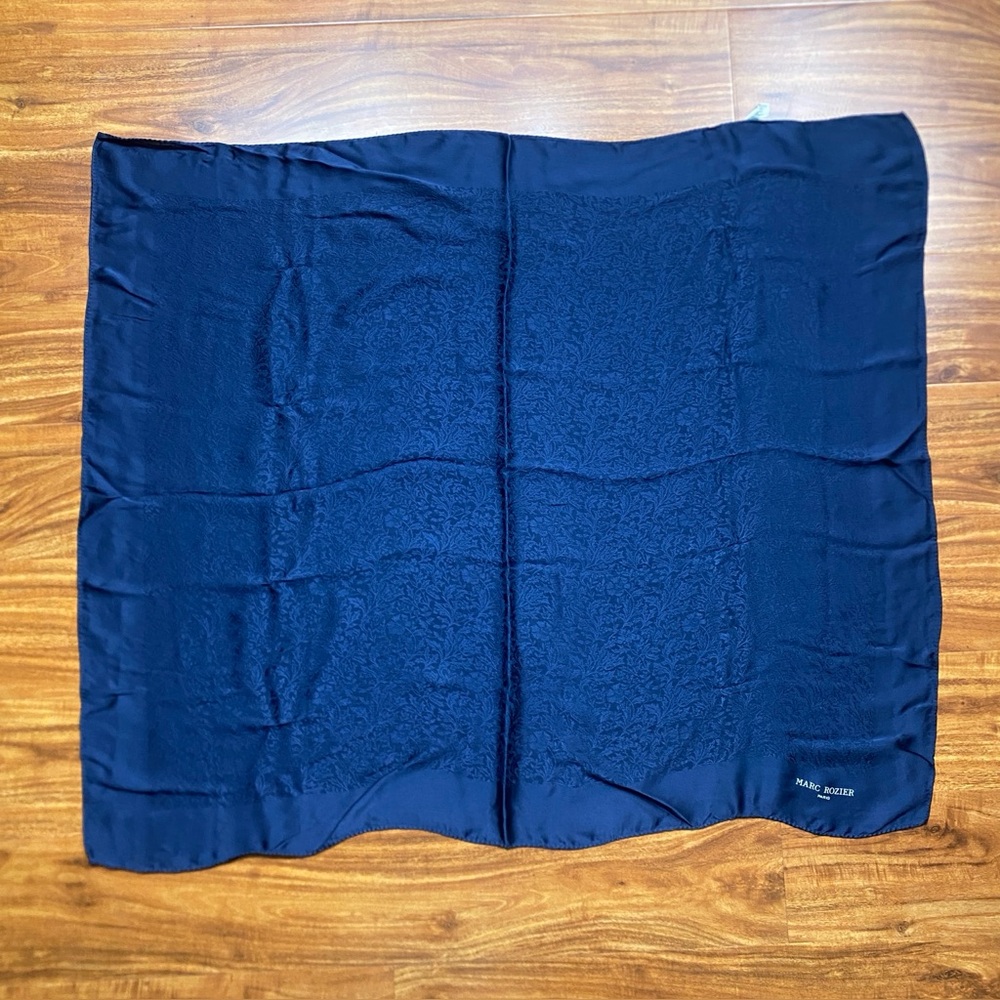 Vintage Womens Marc Rozier Paris France Navy Floral 100% Silk Scarf Classic Luxe